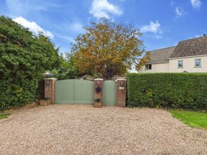 Frontage- click for photo gallery